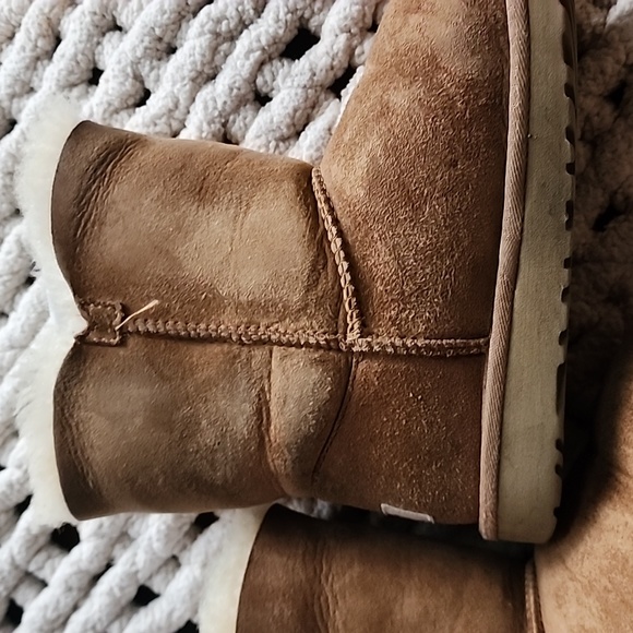 Ugg Bailey Button - Picture 3 of 10